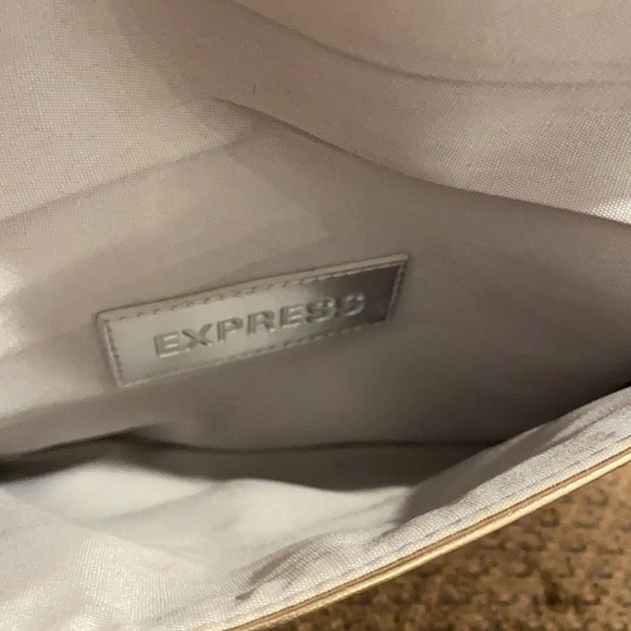 Express Wristlet - Picture 3 of 8